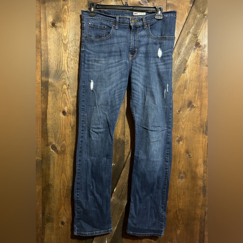 Wrangler Slim Straight Jeans, size 32/32, smoke free home